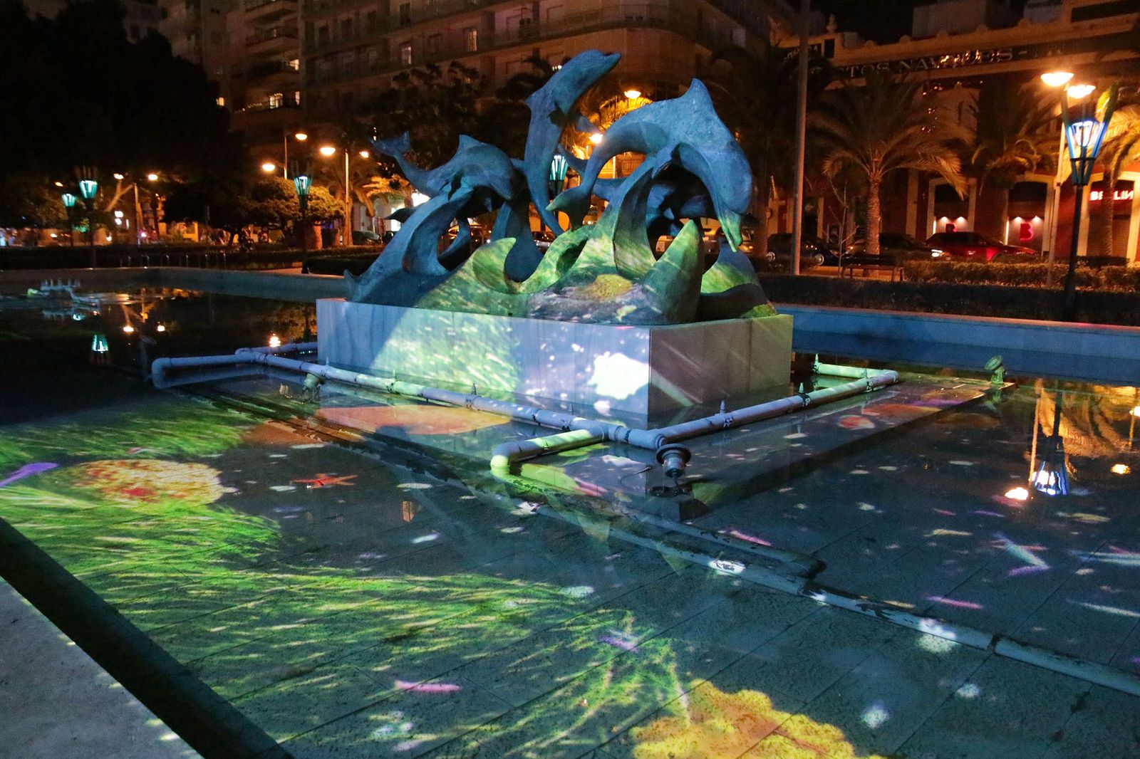 Así brilla el parque Nicolás Salmerón con el espectáculo 'Posidonia'