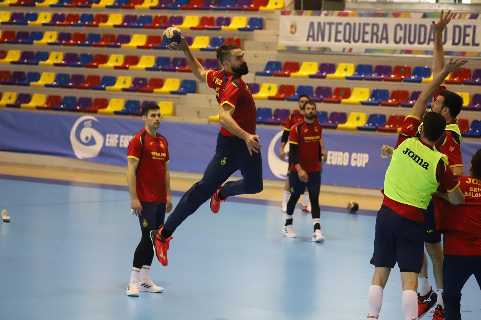 España se prepara para el duelo ante Hungría en Antequera
