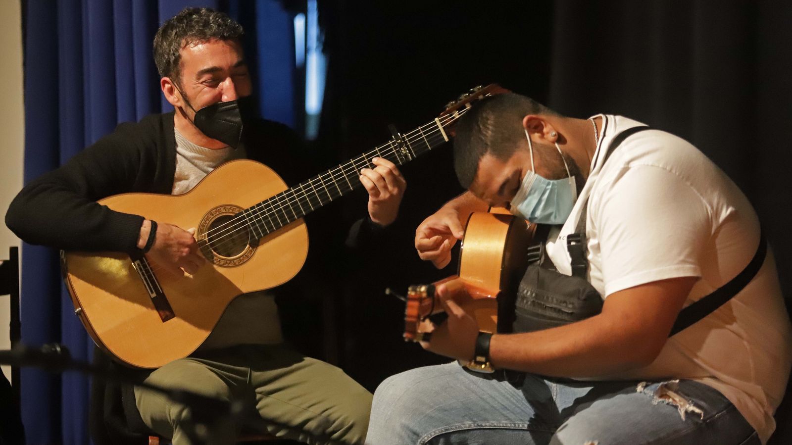 Fotos del acto 'Guitarras al cielo por Paco' en Algeciras