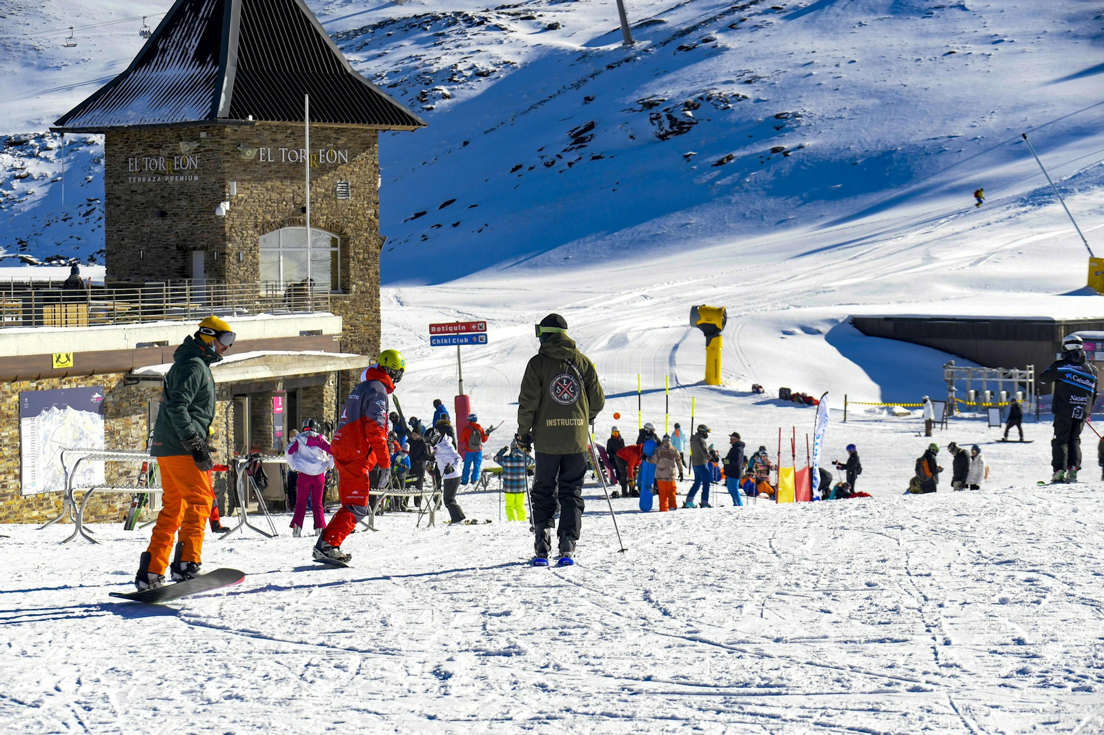 Fotos: así fue el primer día de la temporada de esquí en Sierra Nevada