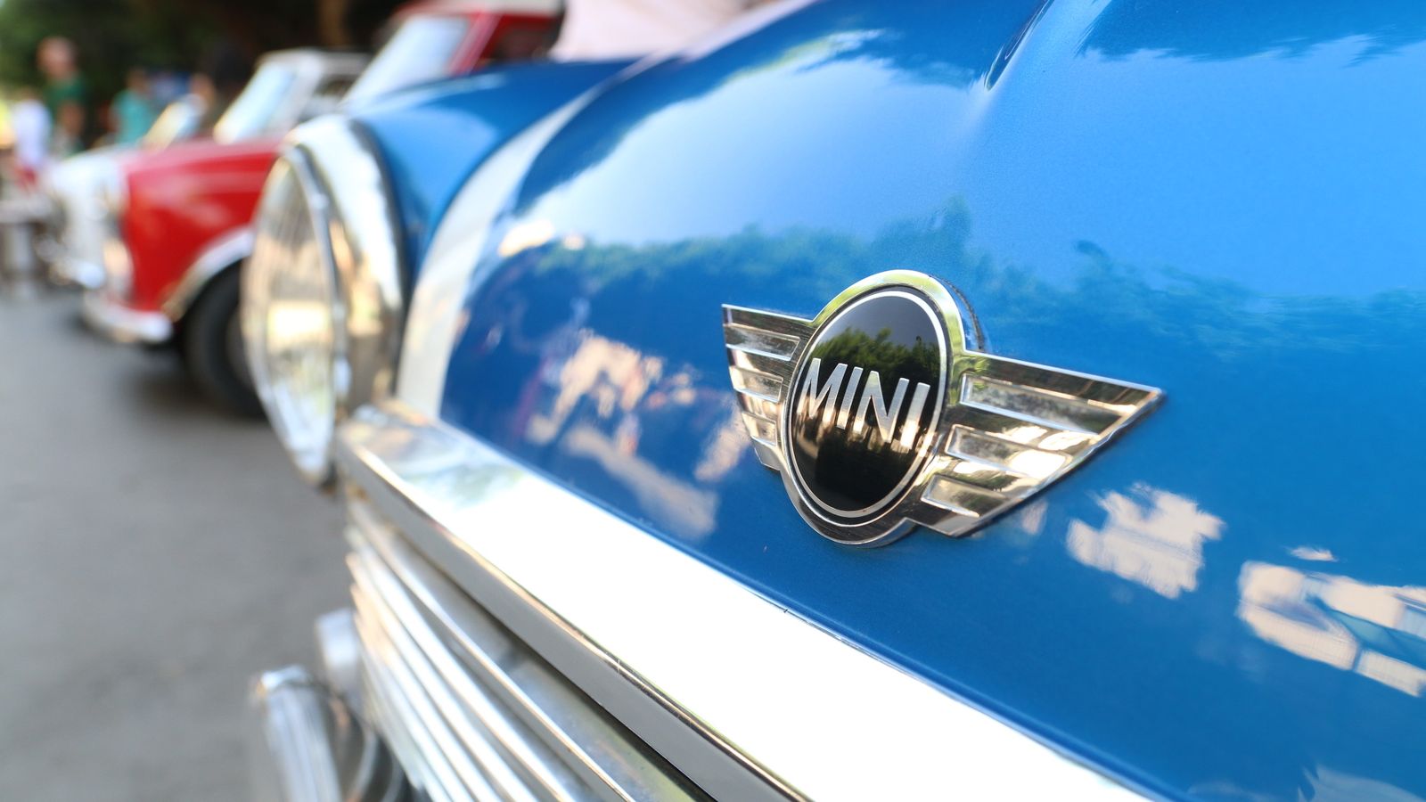 El mítico emblema de la marca automovilística.