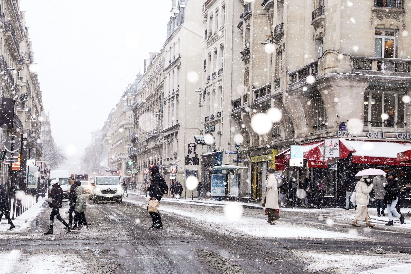 Las fotos del temporal de nieve en París