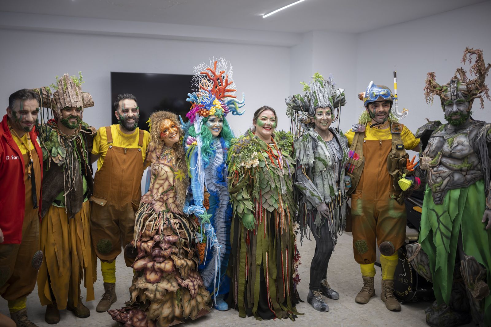 Imágenes de la actuación de la comparsa de Huelva "La vieja verde" en el Carnaval Colombino