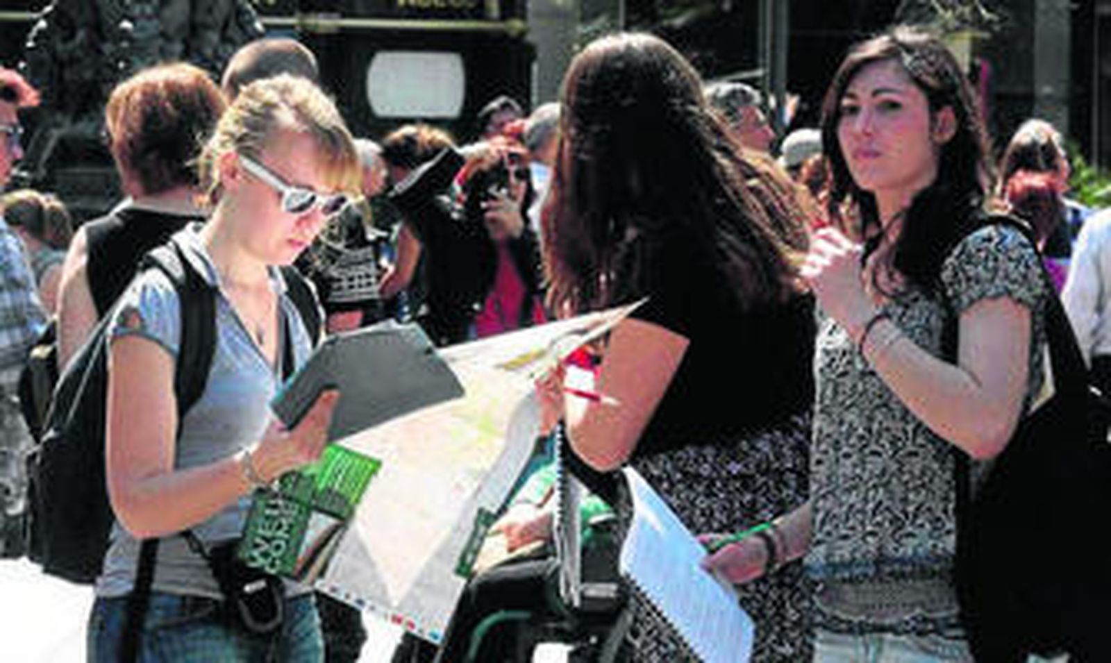 Los hoteleros miran al cielo para asegurarse de que el periodo de vacaciones deje buenos resultados en la provincia.