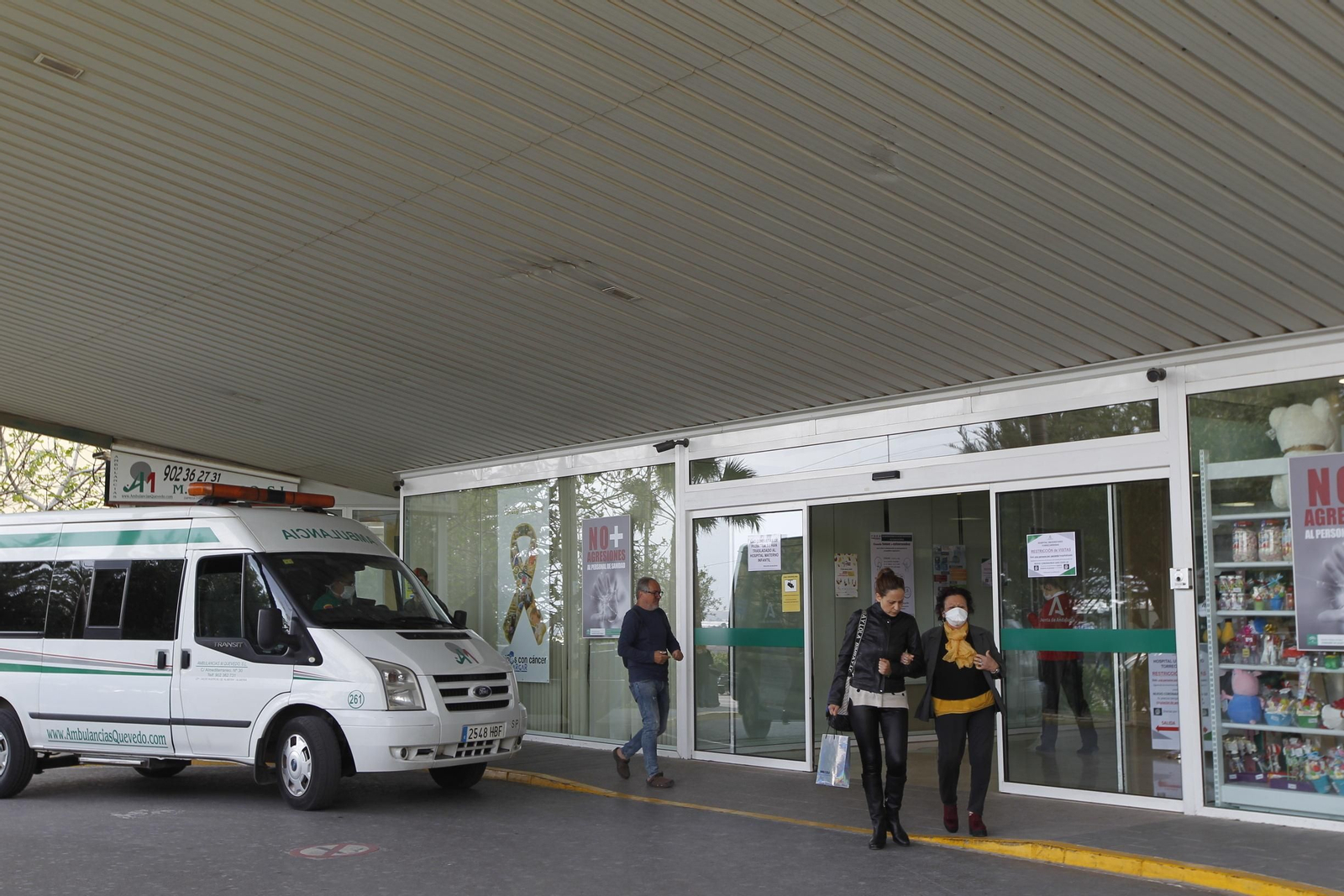 Los hospitales de Almería cada vez tienen menos pacientes de COVID-19.
