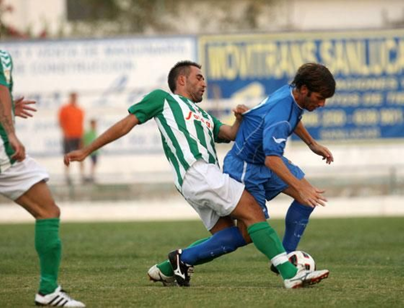 El equipo que entrena Neva, el Atlético Sanluquño, comenzó con fuerza el encuentro

Foto: Juan Carlos Toro