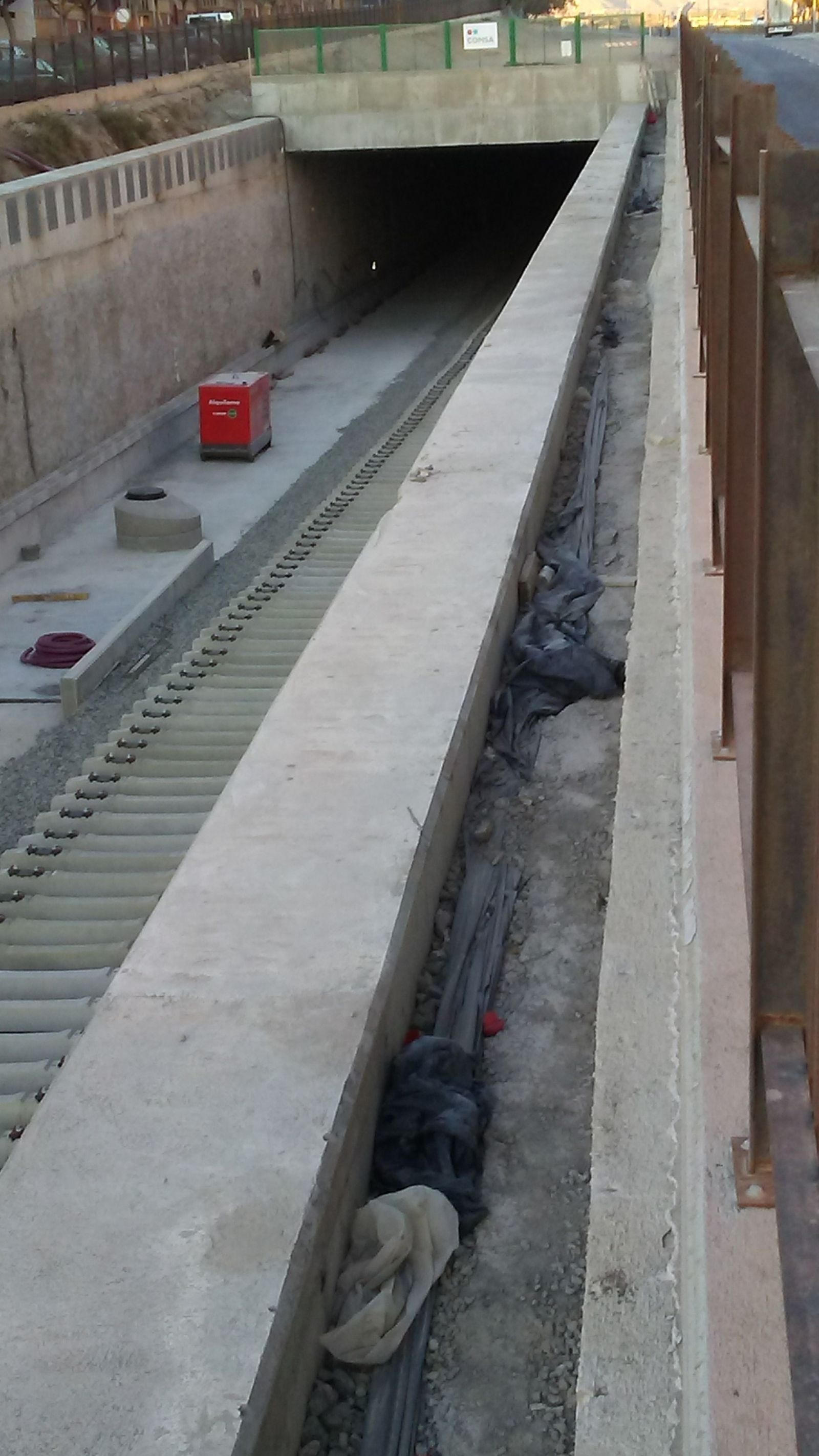 Puente sobre el paso a nivel de El Puche.