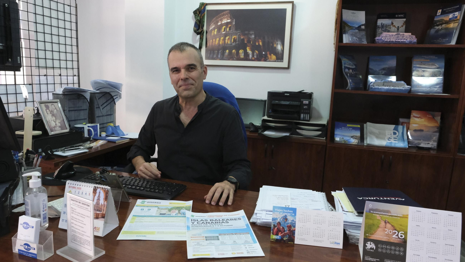 Colas por un viaje del IMSERSO, en imágenes