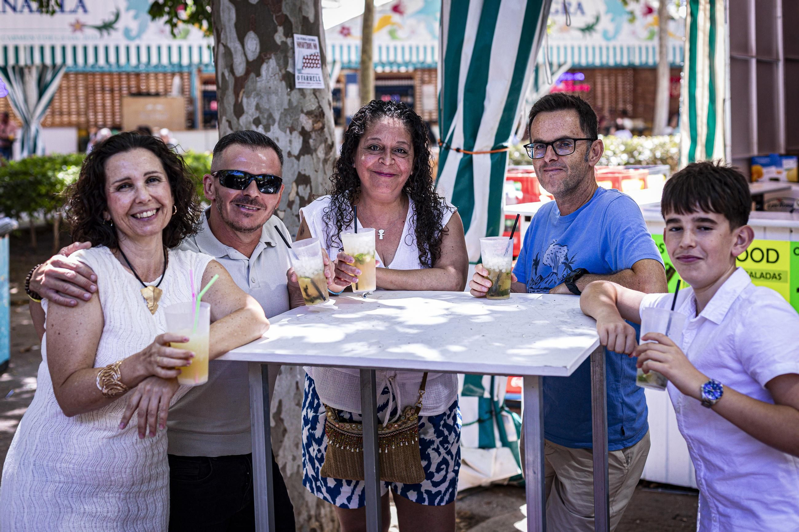 Búscate en las imágenes del Día de la Mujer de la Feria del Carmen y de la Sal de San Fernando