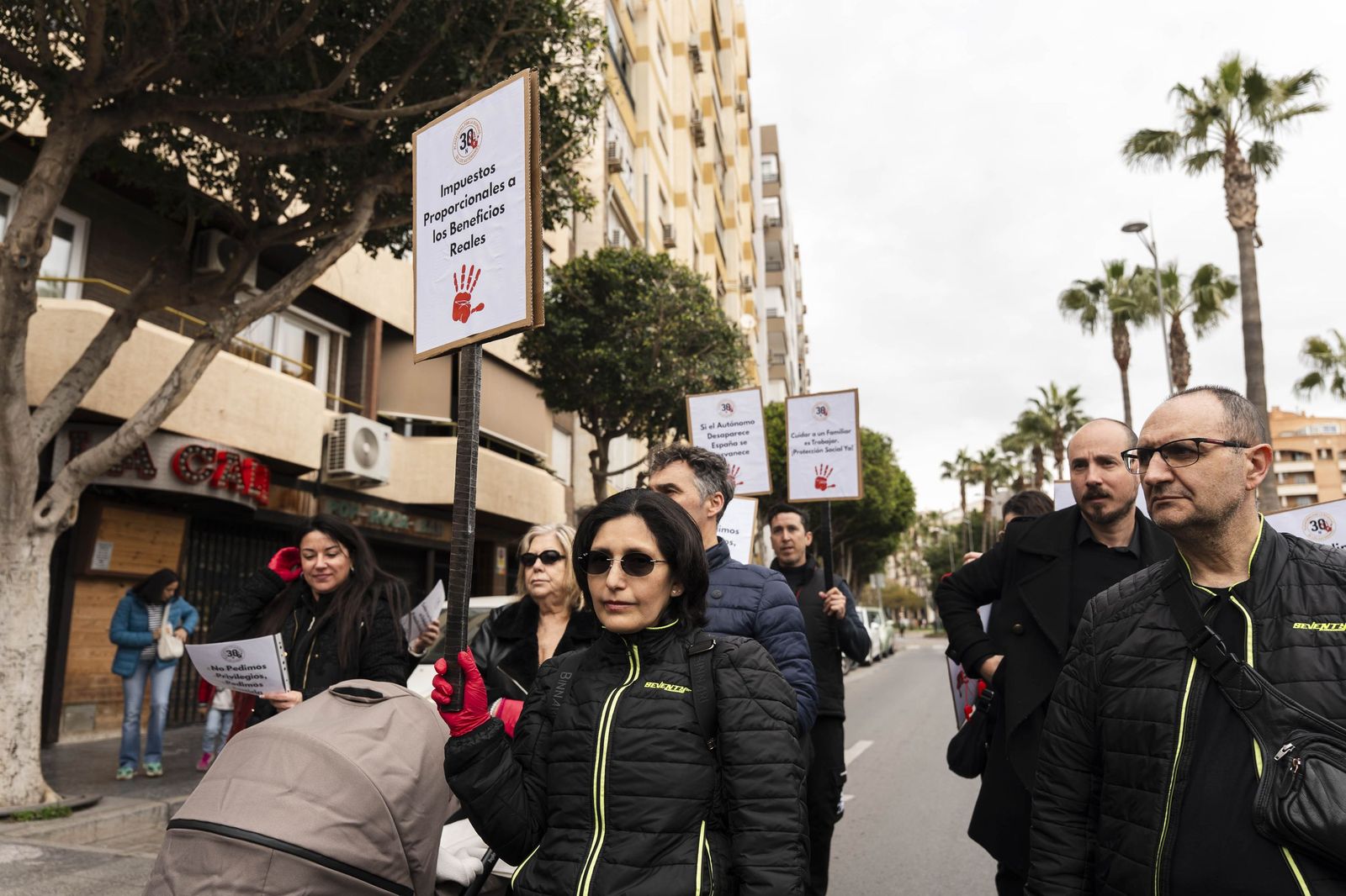 Las imágenes de la Manifestación de la Plataforma por la Dignidad de los Autónomos en Almería