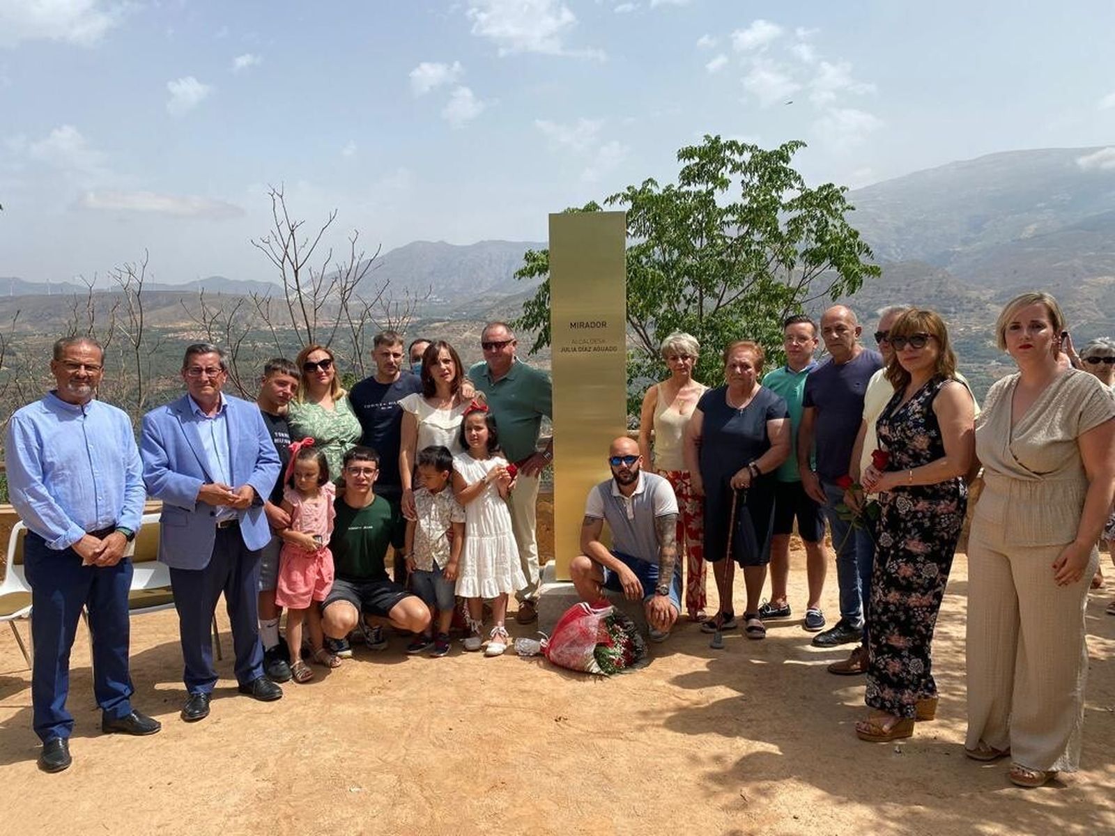 Pinos del Valle dedica un mirador a la memoria de la alcaldesa Julia Díaz Aguado