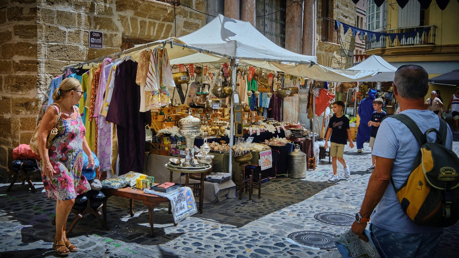 Un puesto en la plaza de San Martín en una edición anterior del Mercado Andalusí.