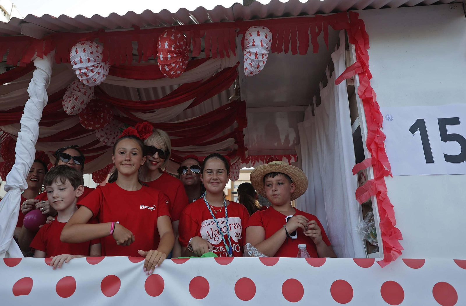 Búscate en las fotos de la cabalgata de la Feria Real de Algeciras 2025