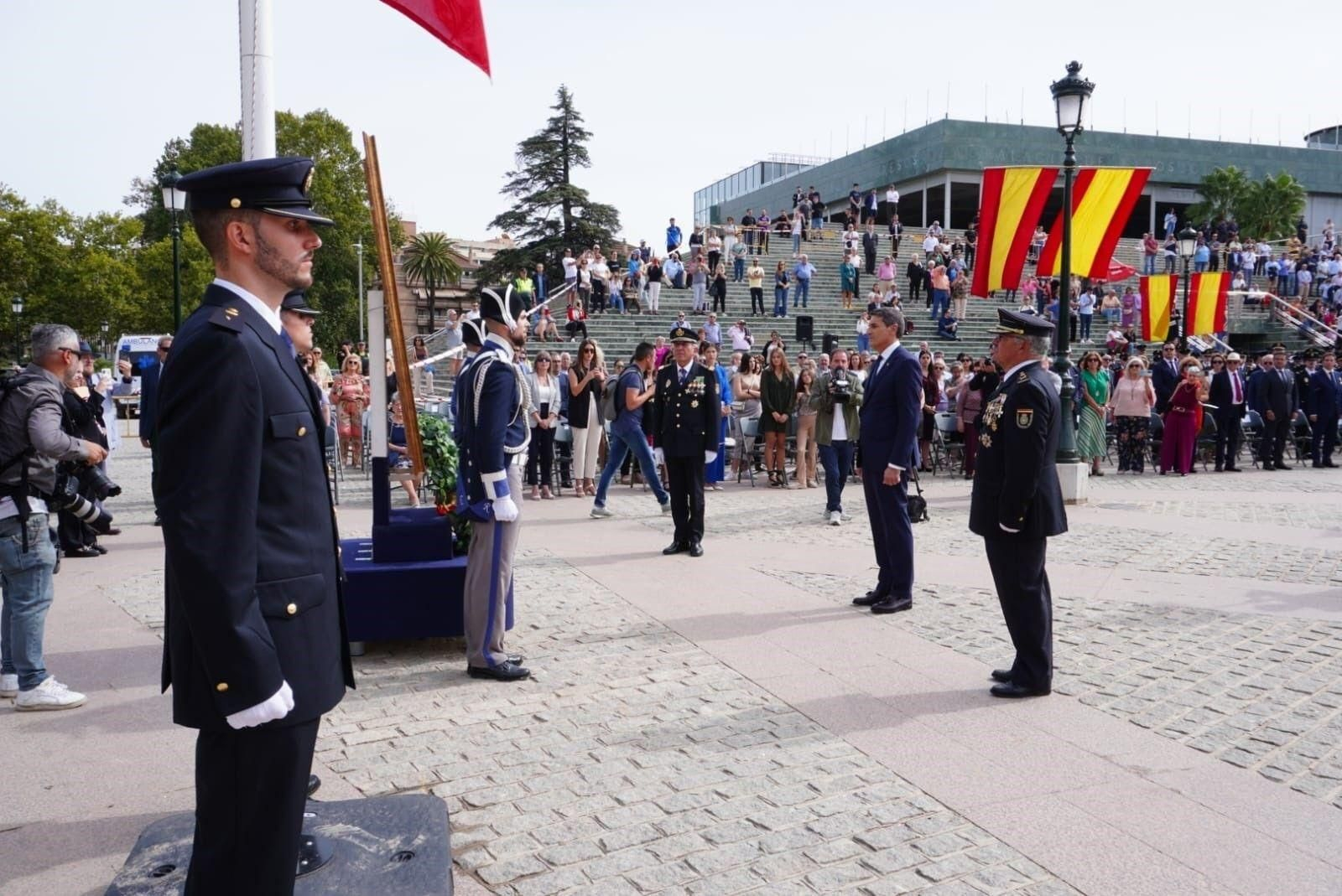 El delegado del Gobierno en Andalucía, Pedro Fernández, durante el acto de la Policía de este lunes en Granada. El delegado del Gobierno en Andalucía, Pedro Fernández, durante el acto de la Policía de este lunes en Granada.