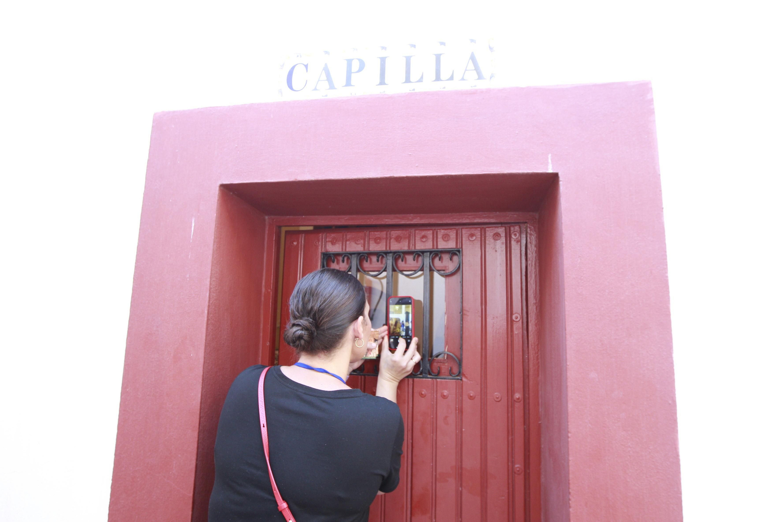 Imágenes del 'ambiente' en la corrida de toros de la Feria de Almería, con los diestros Morante de la Puebla, El Juli y Tomás Rufo