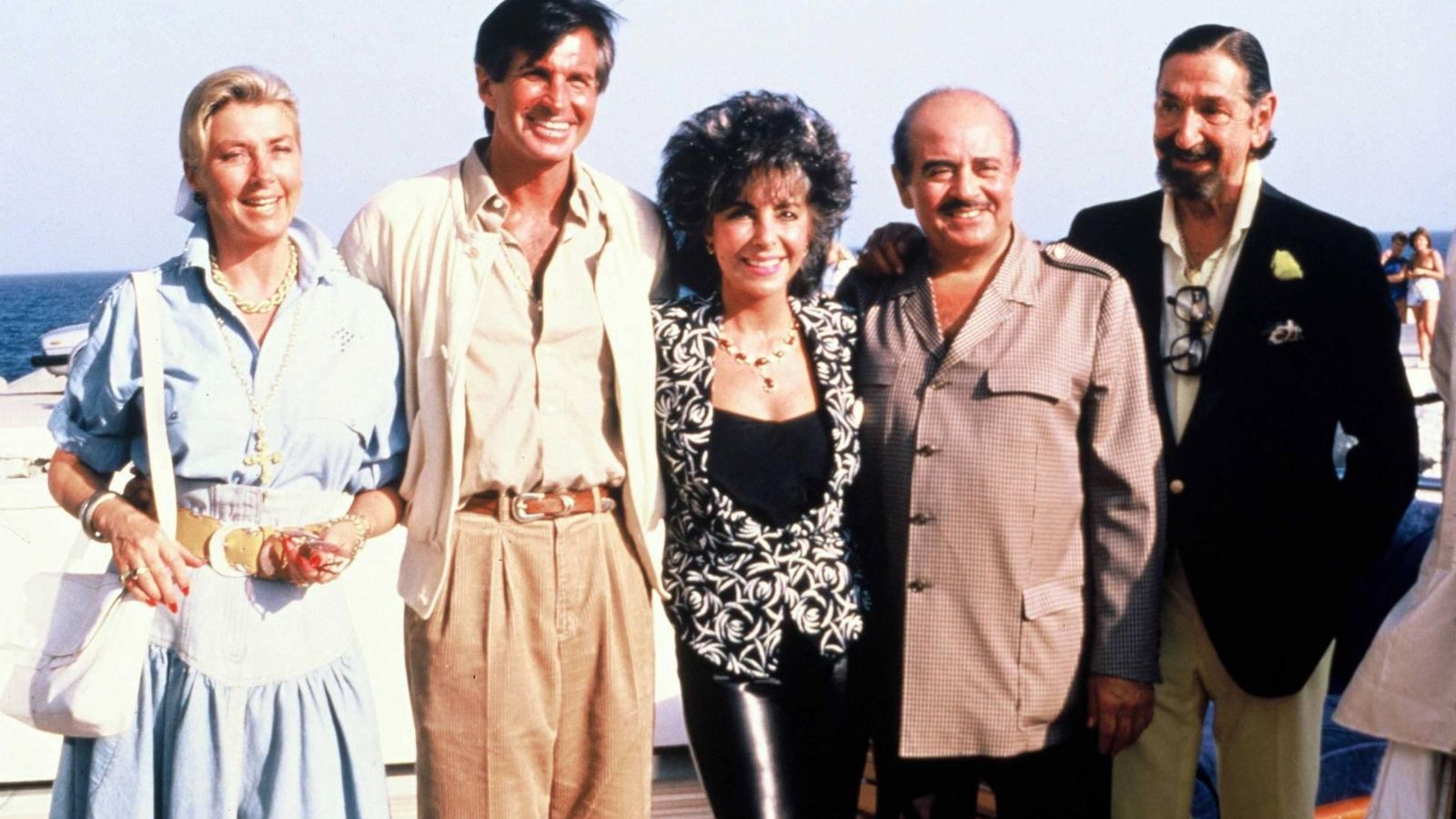 George Hamilton, Liz Taylor, el millonario árabe Adan Khashoggi y Jaime de Mora y Aragón.