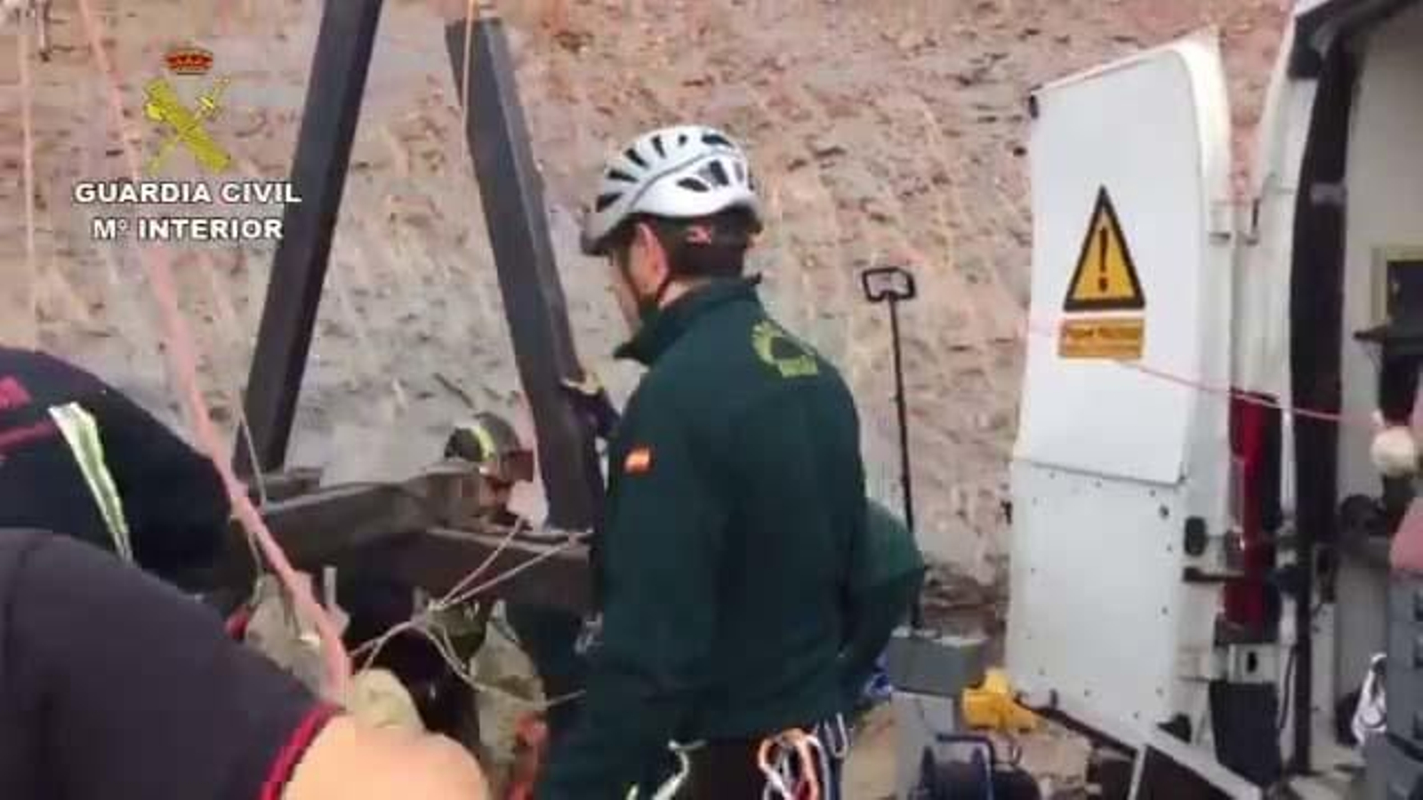 Imágenes de los trabajos en el pozo al que cayó Julen difundidas por la Guardia Civil este viernes