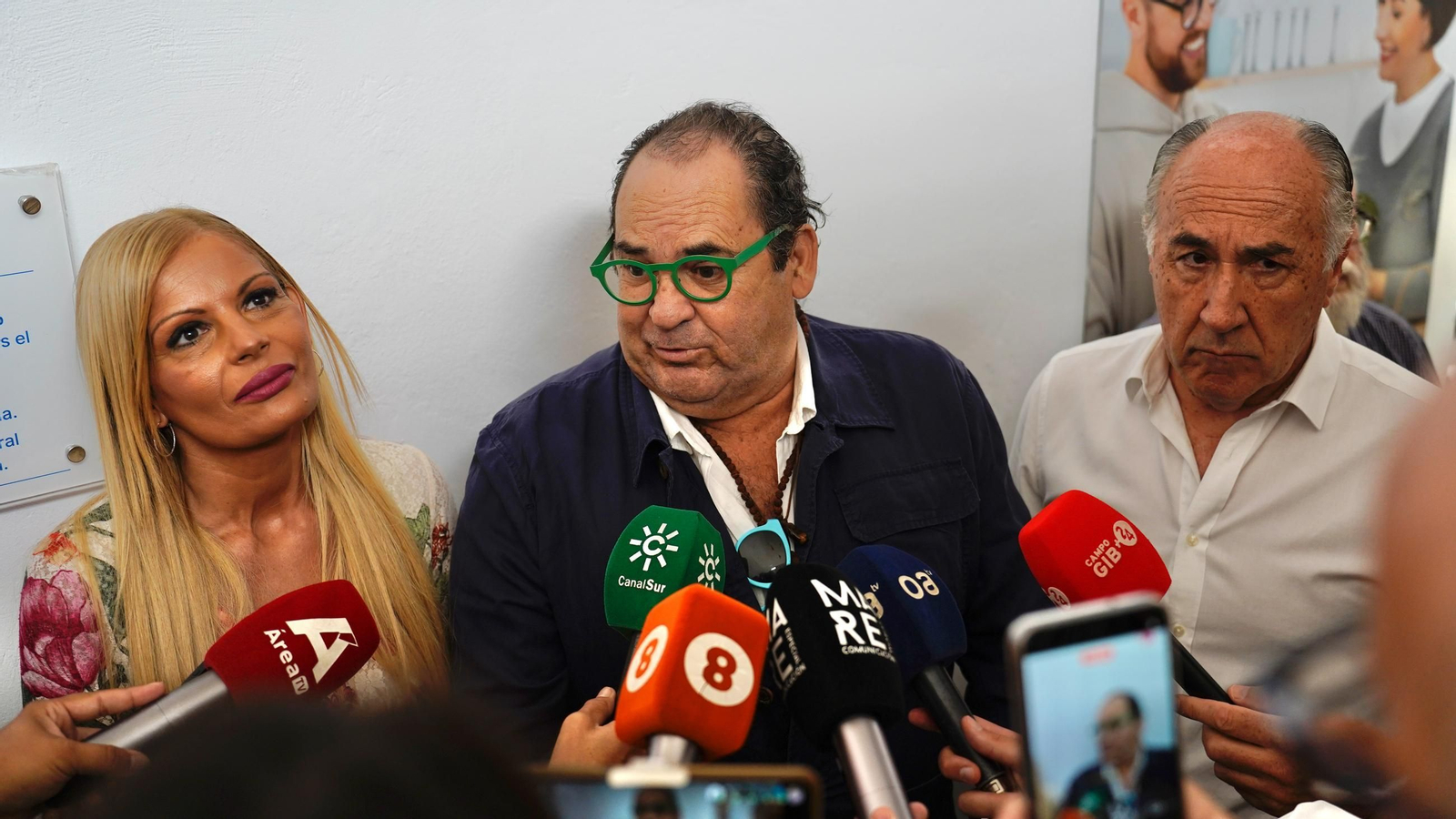 Fotos: Algeciras restituye la memoria del arquitecto Manuel Sánchez Arcas con una placa en el mercado Ingeniero Torroja