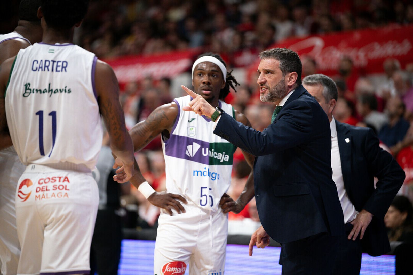 Ibon Navarro, con varios jugadores