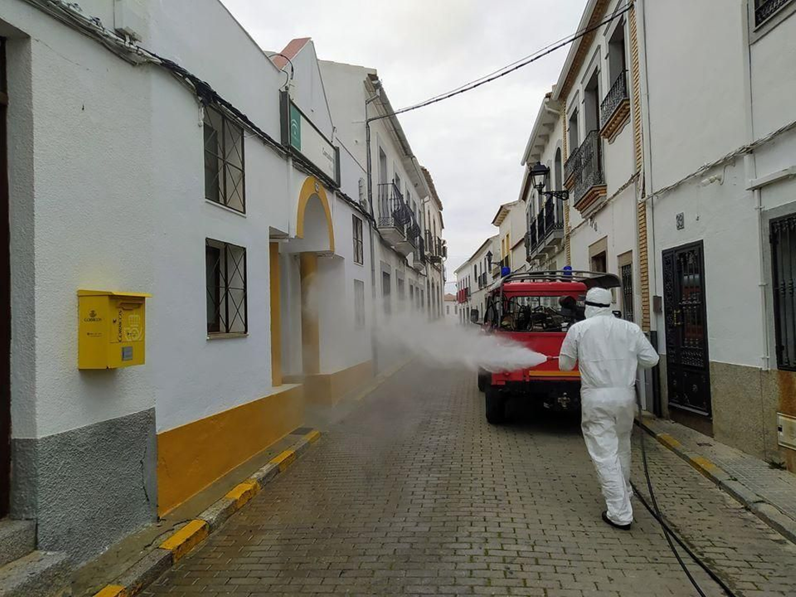Labores de desinfección en Villaralto.