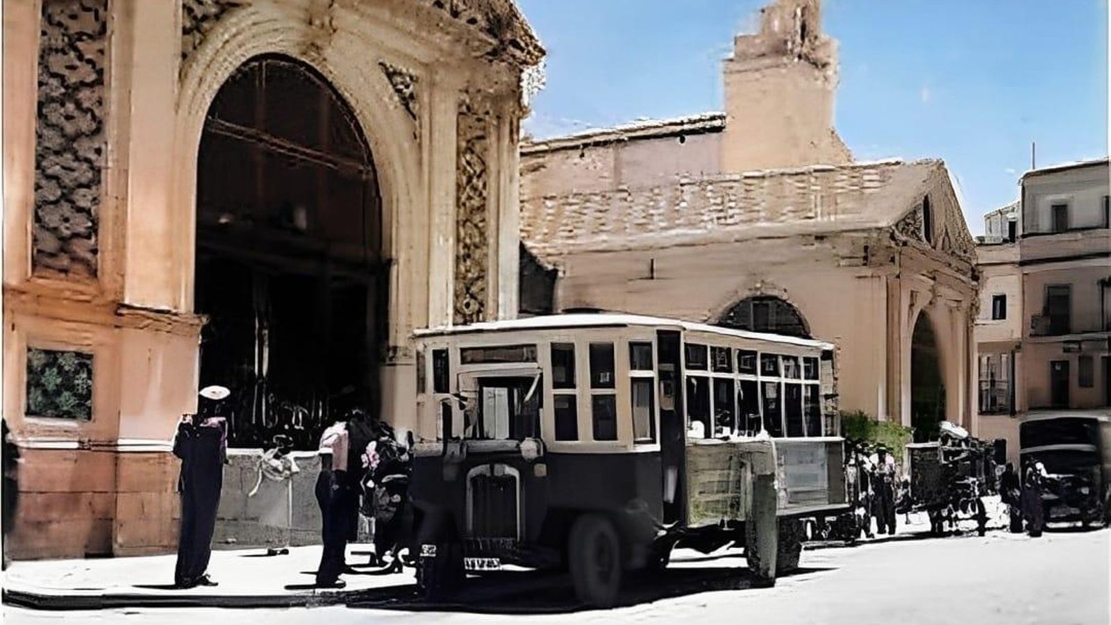 Plaza Esteve en los años 40 por getentileza de Juan Ramírez. Plaza Esteve en los años 40 por getentileza de Juan Ramírez.