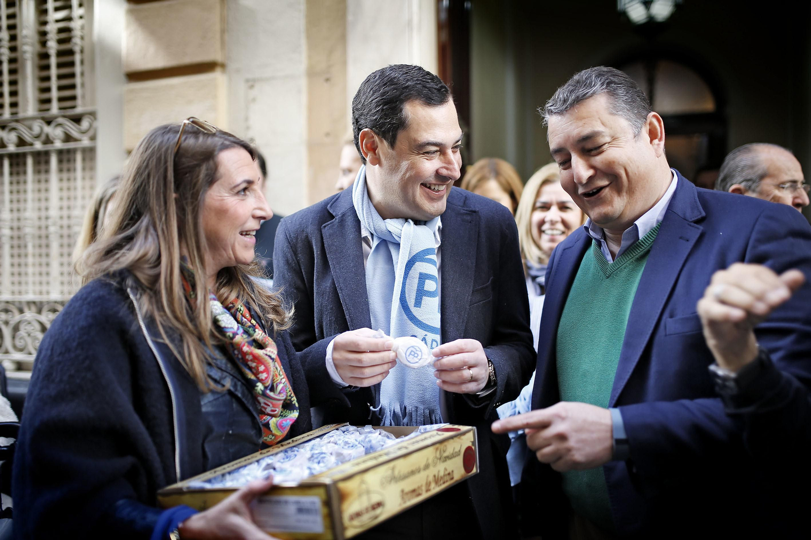 Juanma Moreno y Antonio Sanz, en una anterior campaña electoral en Cádiz Juanma Moreno y Antonio Sanz, en una anterior campaña electoral en Cádiz