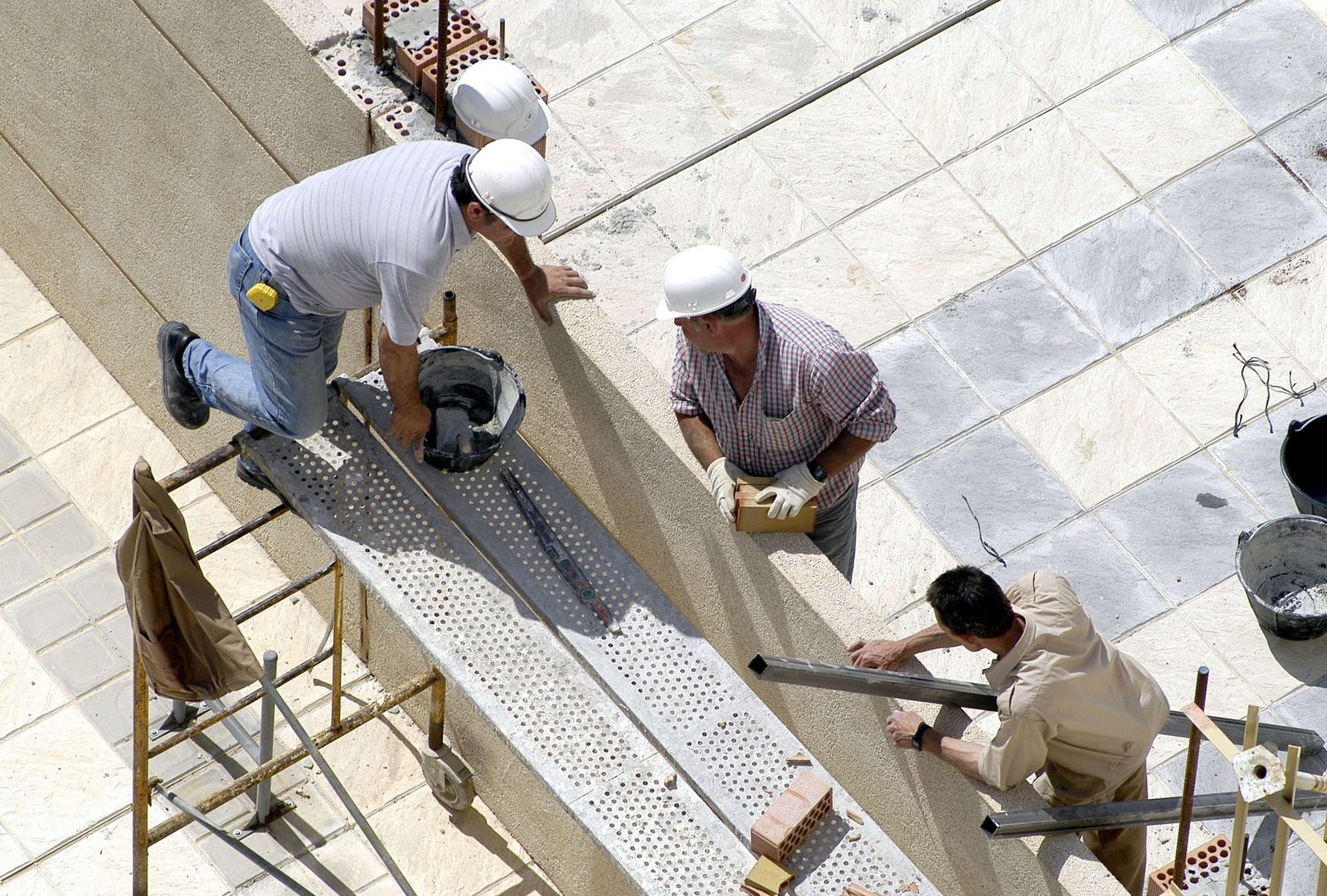 Obras en un edificio en  construcción