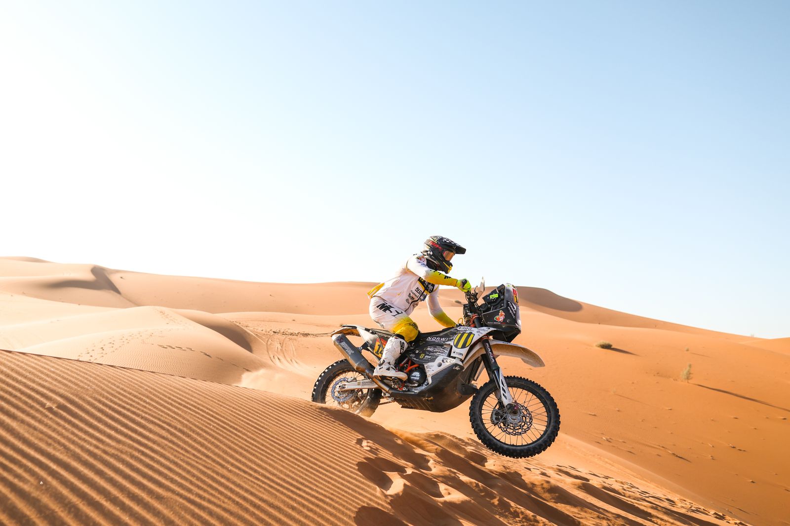 Las espectaculares imágenes del Dakar por las dunas
