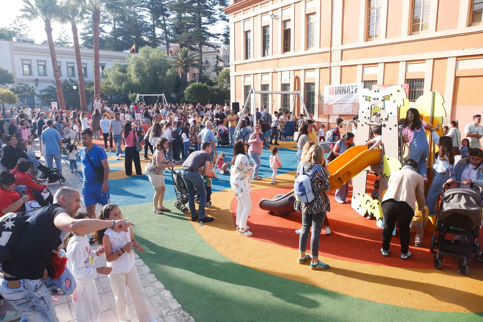 Las fotos de la inauguración del nuevo parque infantil junto al Conservatorio de La Línea