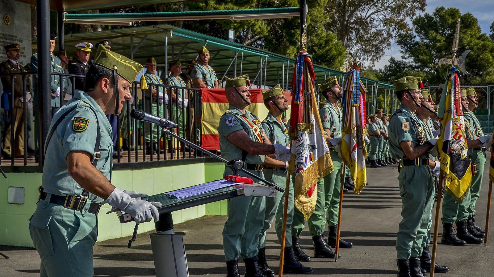 Parada militar en honor de San Juan Bosco en la base de la Legión.