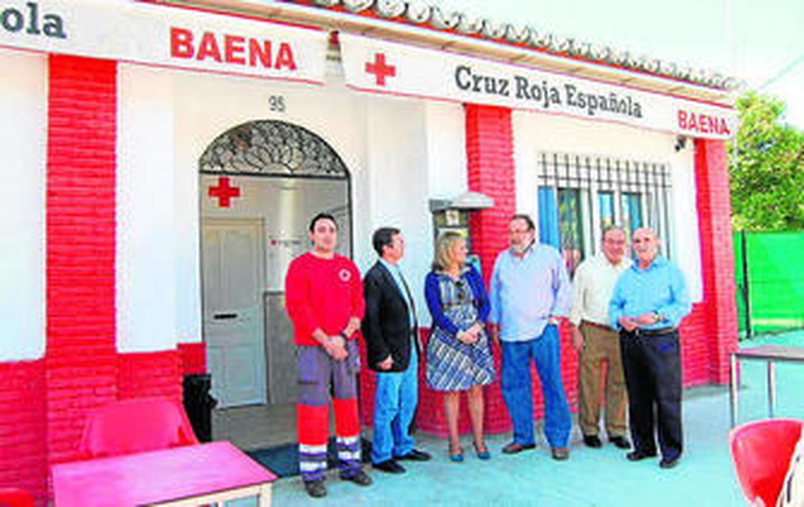 Un momento de la visita de Aguilar a las dependencias de la ONG.