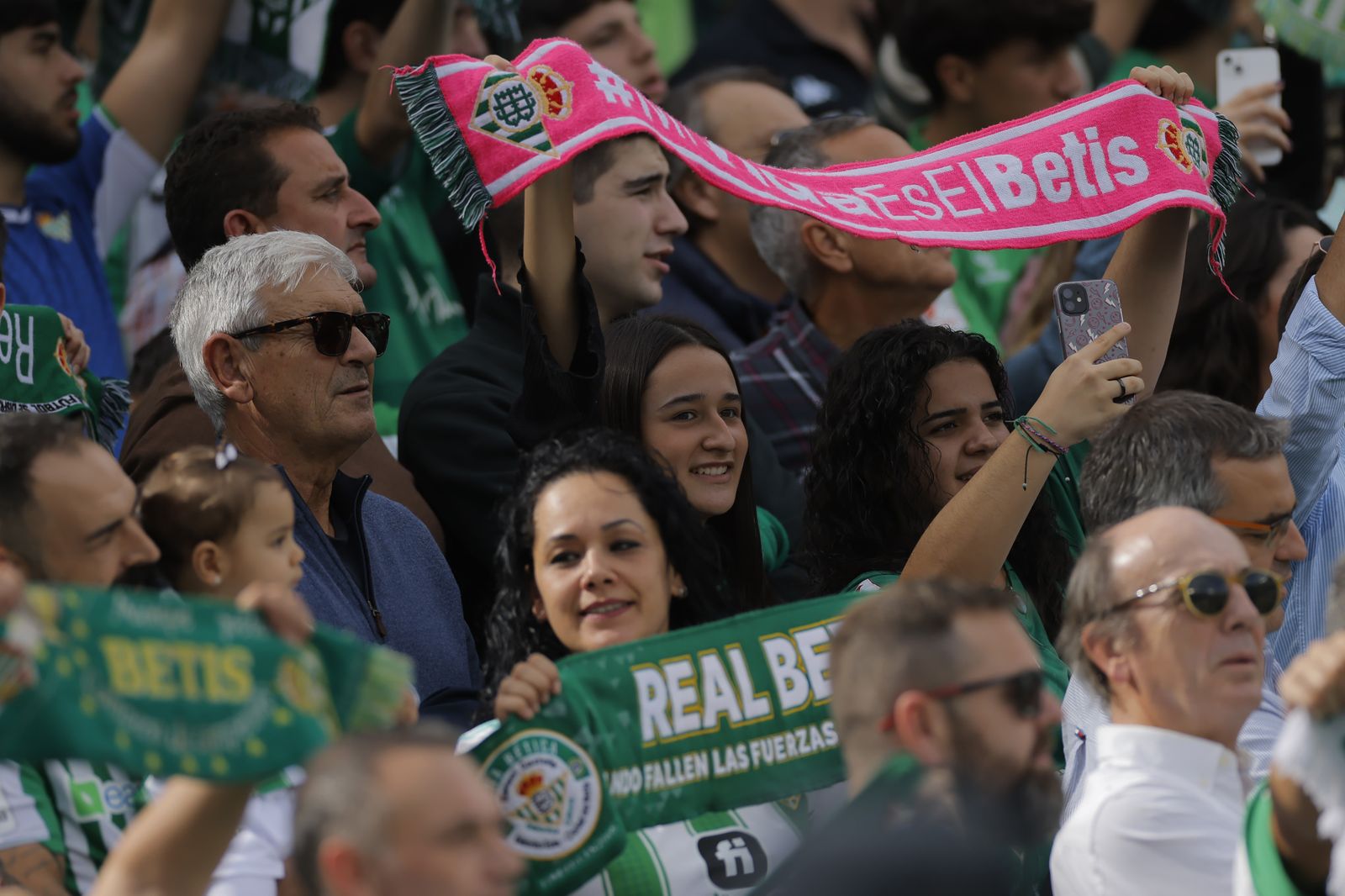 Búscate en las fotos del Betis-Osasuna