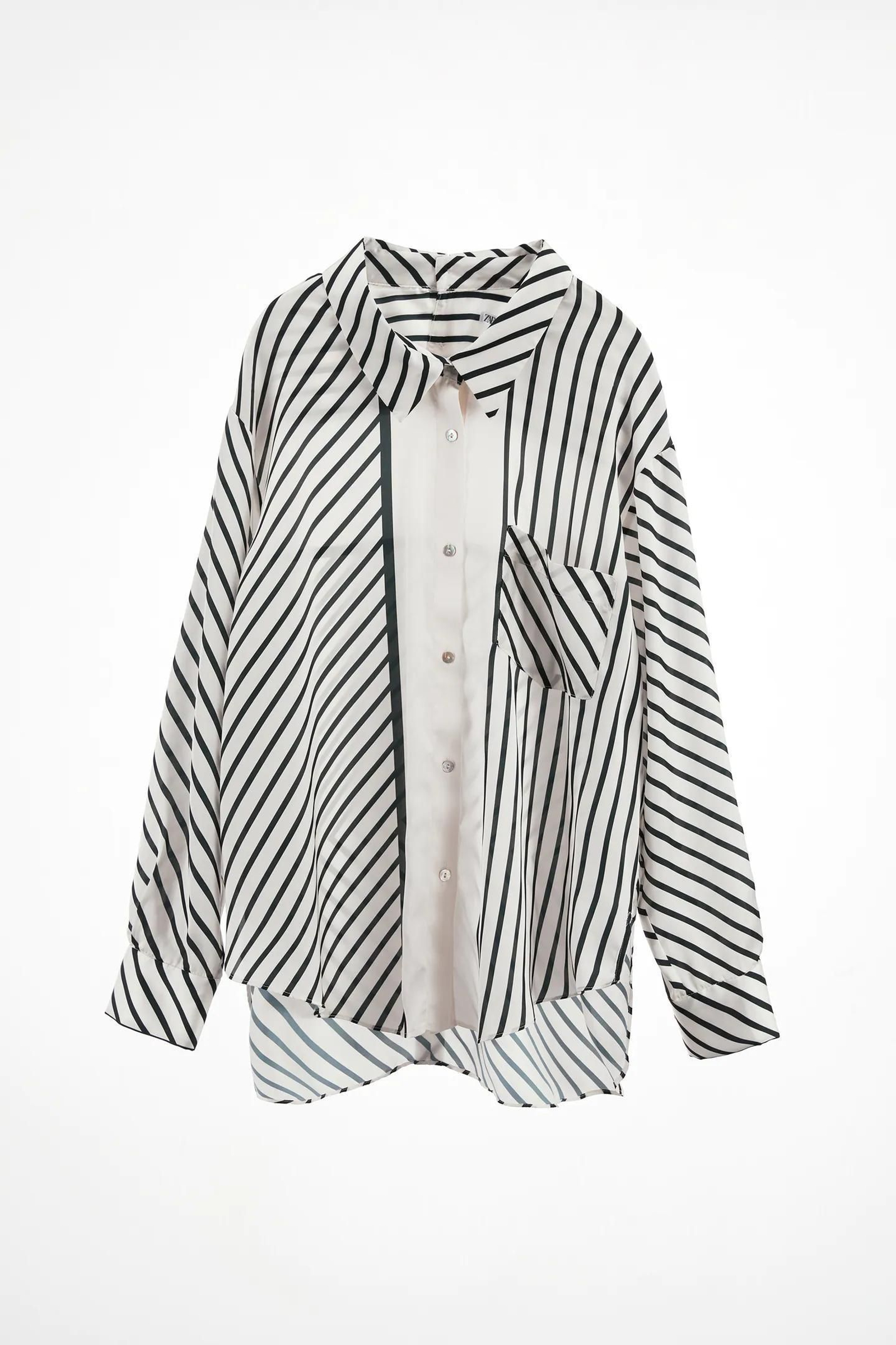 Camisa de rayas de Zara.