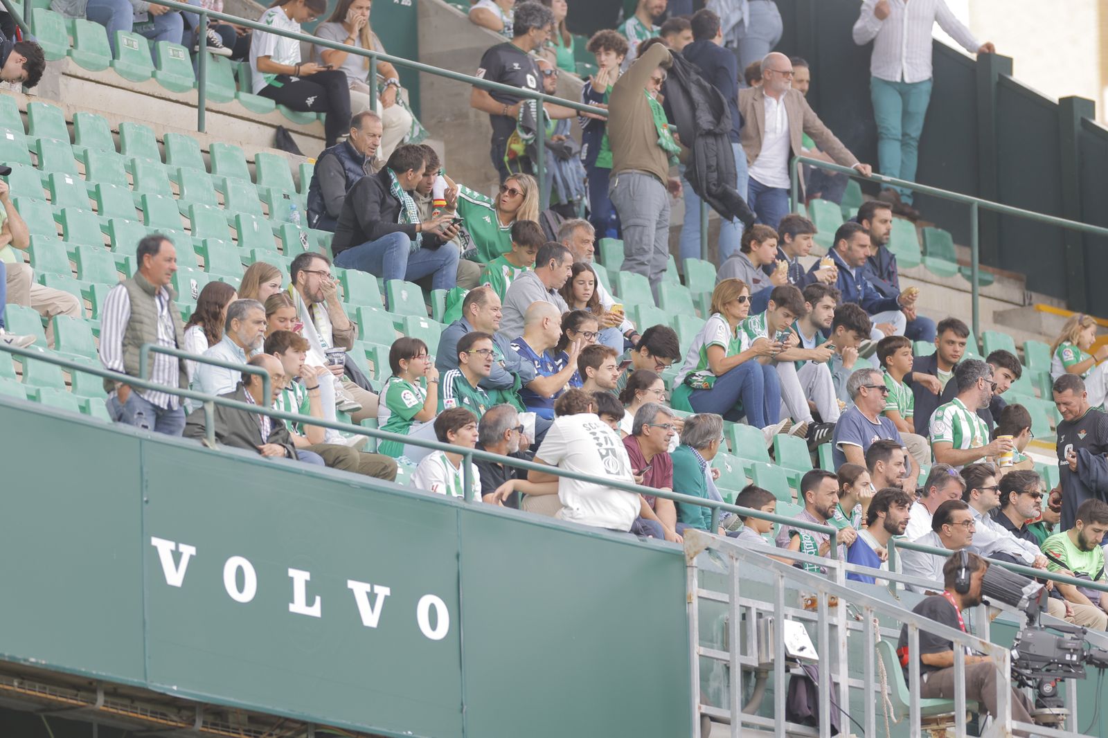 Búscate en las fotos del Betis-Osasuna