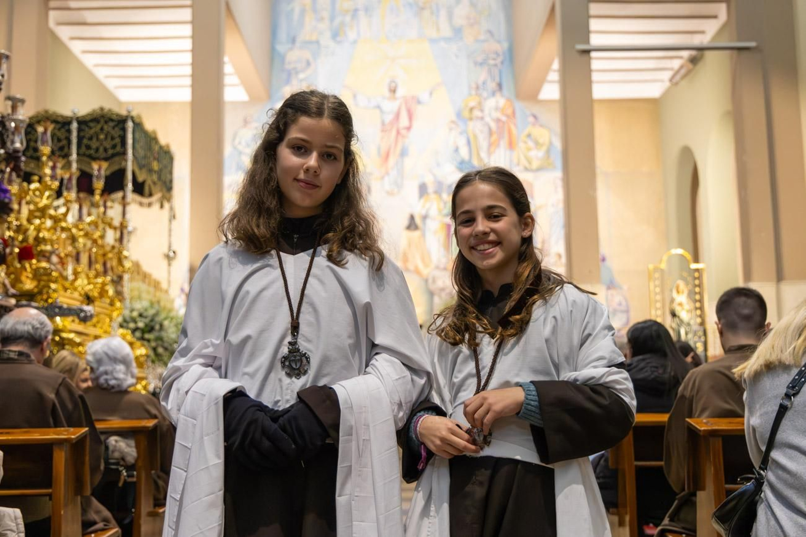 La temida lluvia impide el desarrollo normal de este Martes Santo