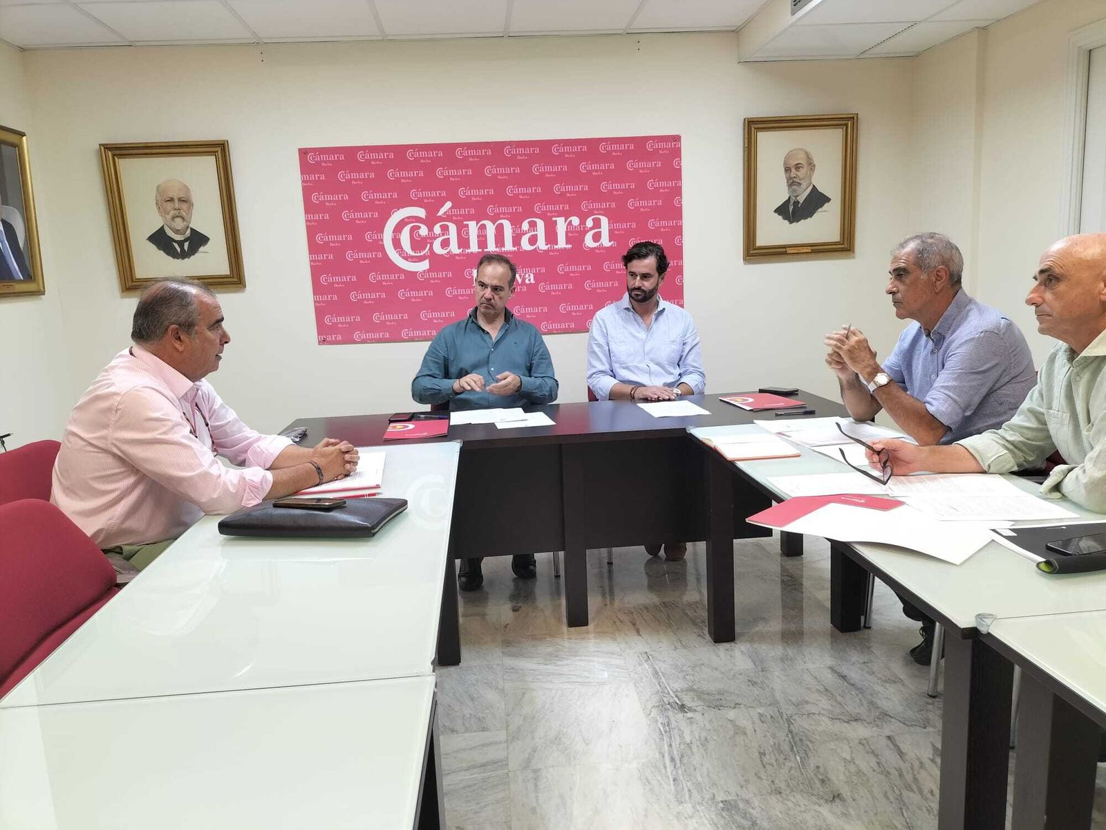 El jurado del premio Plus Ultra, de la Cámara de Comercio de Huelva y Cepsa.