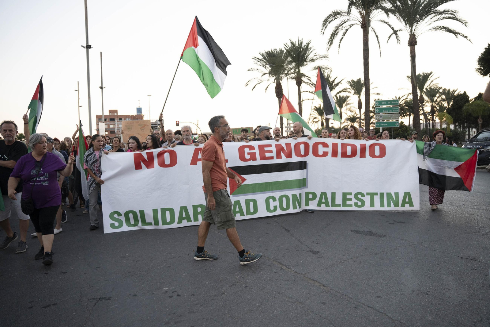 Manifestación convocada por la Plataforma Almería por Palestina