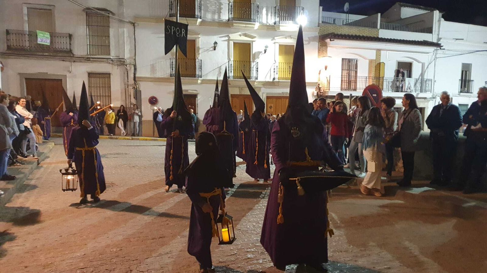 Miércoles Santo en Castro del Río: La visita del Cristo de la Buena Muerte al cementerio, en fotografías