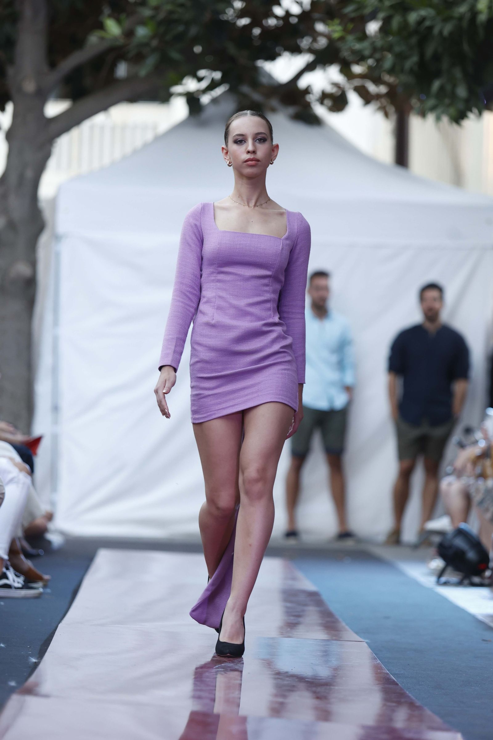 Las imágenes del Desfile de Jóvenes Diseñadores en la Plaza de la Magdalena