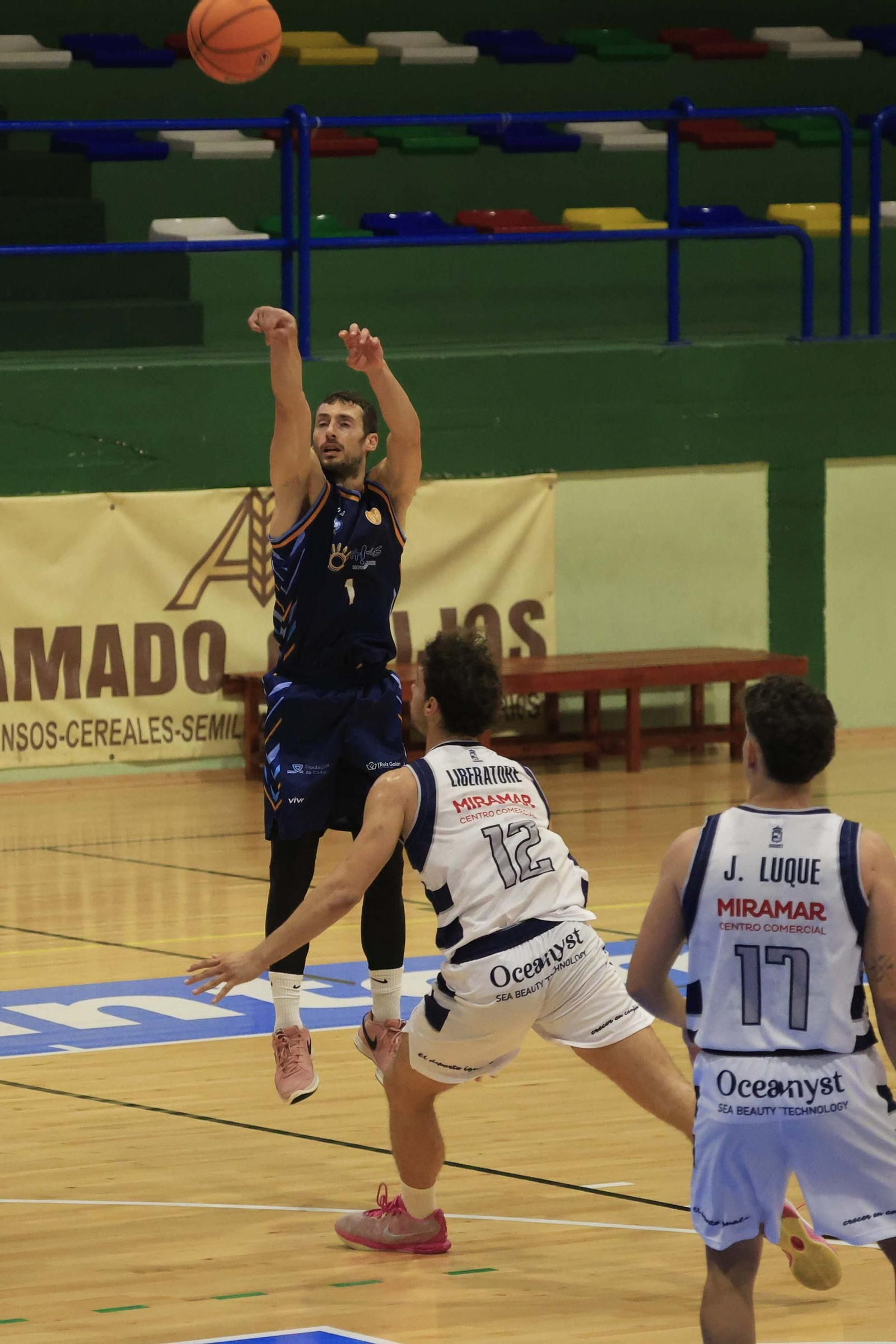 Las fotos del Unión Linense Baloncesto - CB Salliver Fuengirola de Tercera FEB