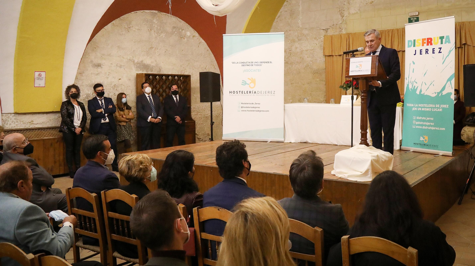 Emotivo y merecido homenaje a cuatro ilustres hosteleros