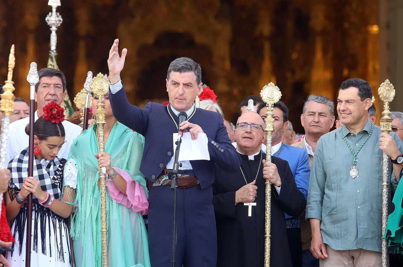 Imágenes del ambiente El Rocío y en Casas de Hermandades