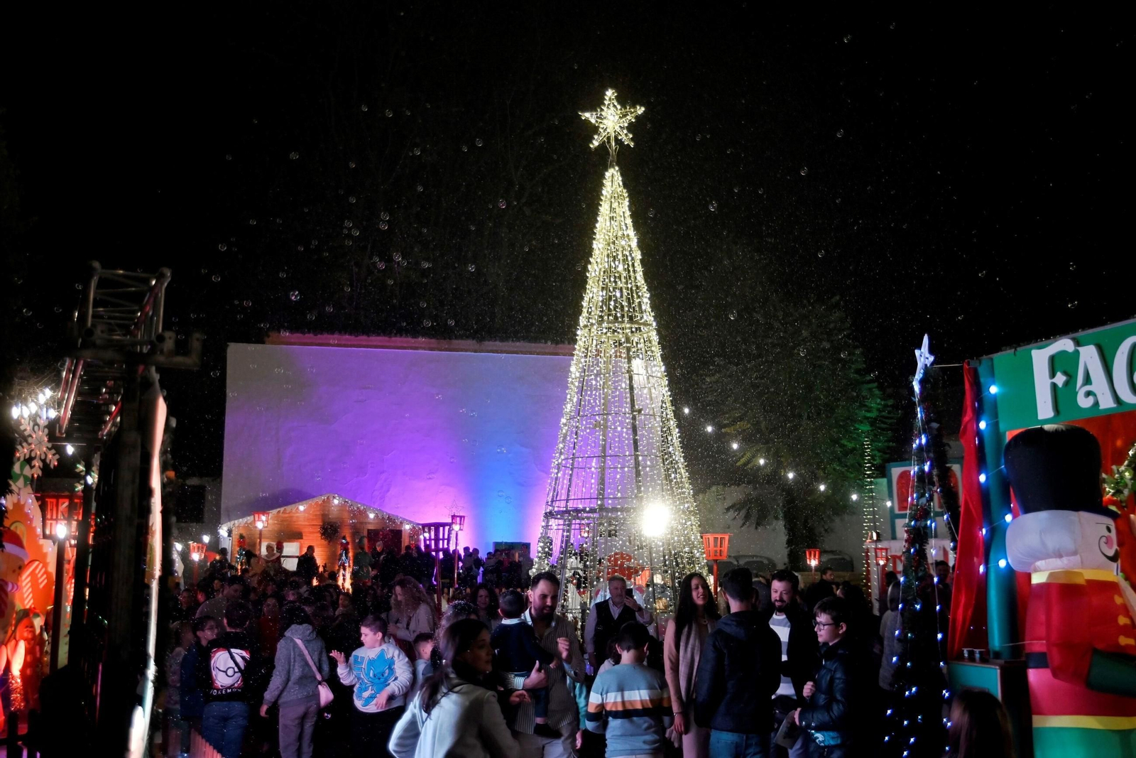 El poblado navideño del cine Fuenseca de Córdoba, en imágenes