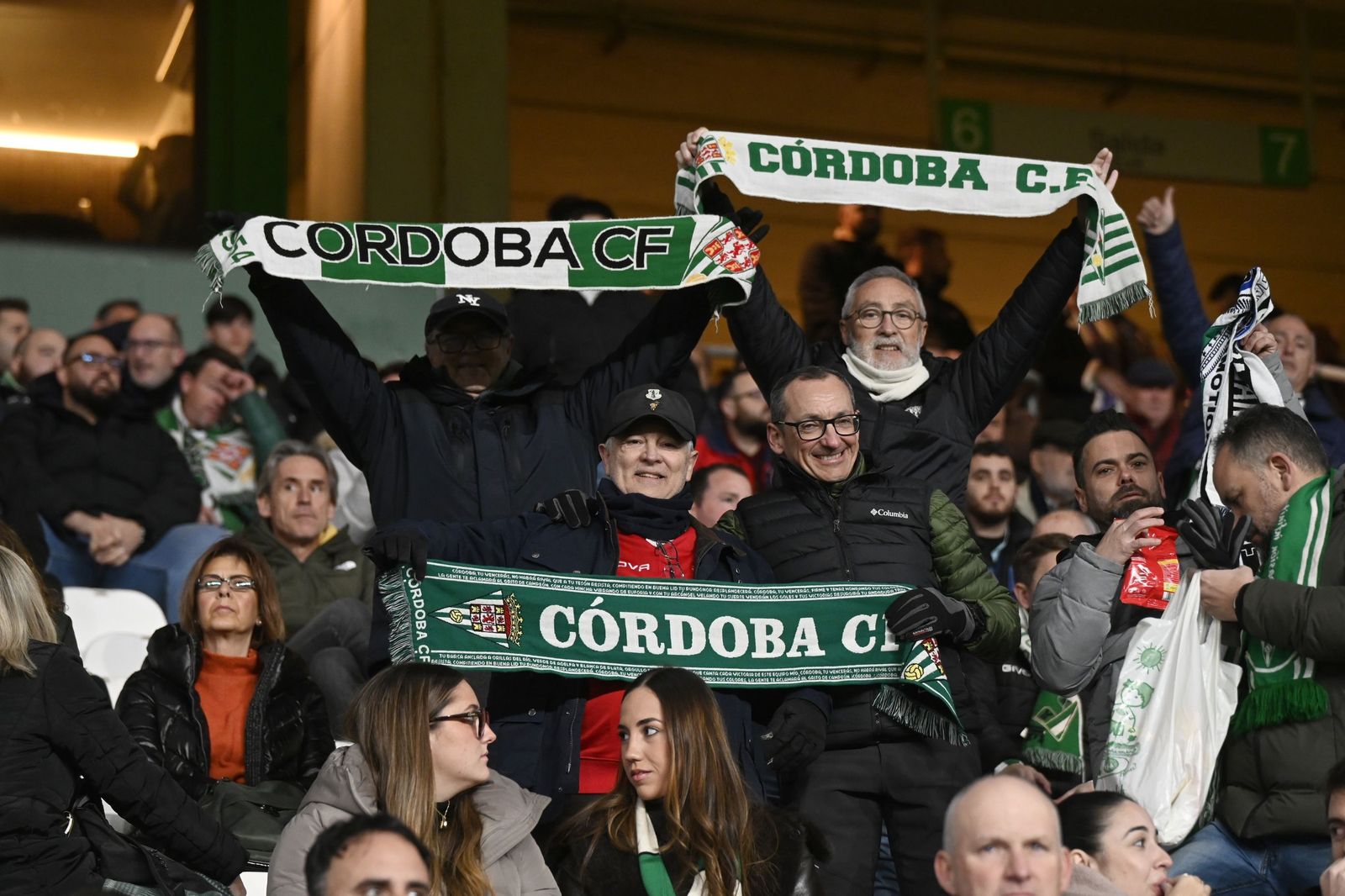 Las fotos del espectacular ambiente en El Arcángel en el derbi andaluz entre Córdoba CF y Málaga