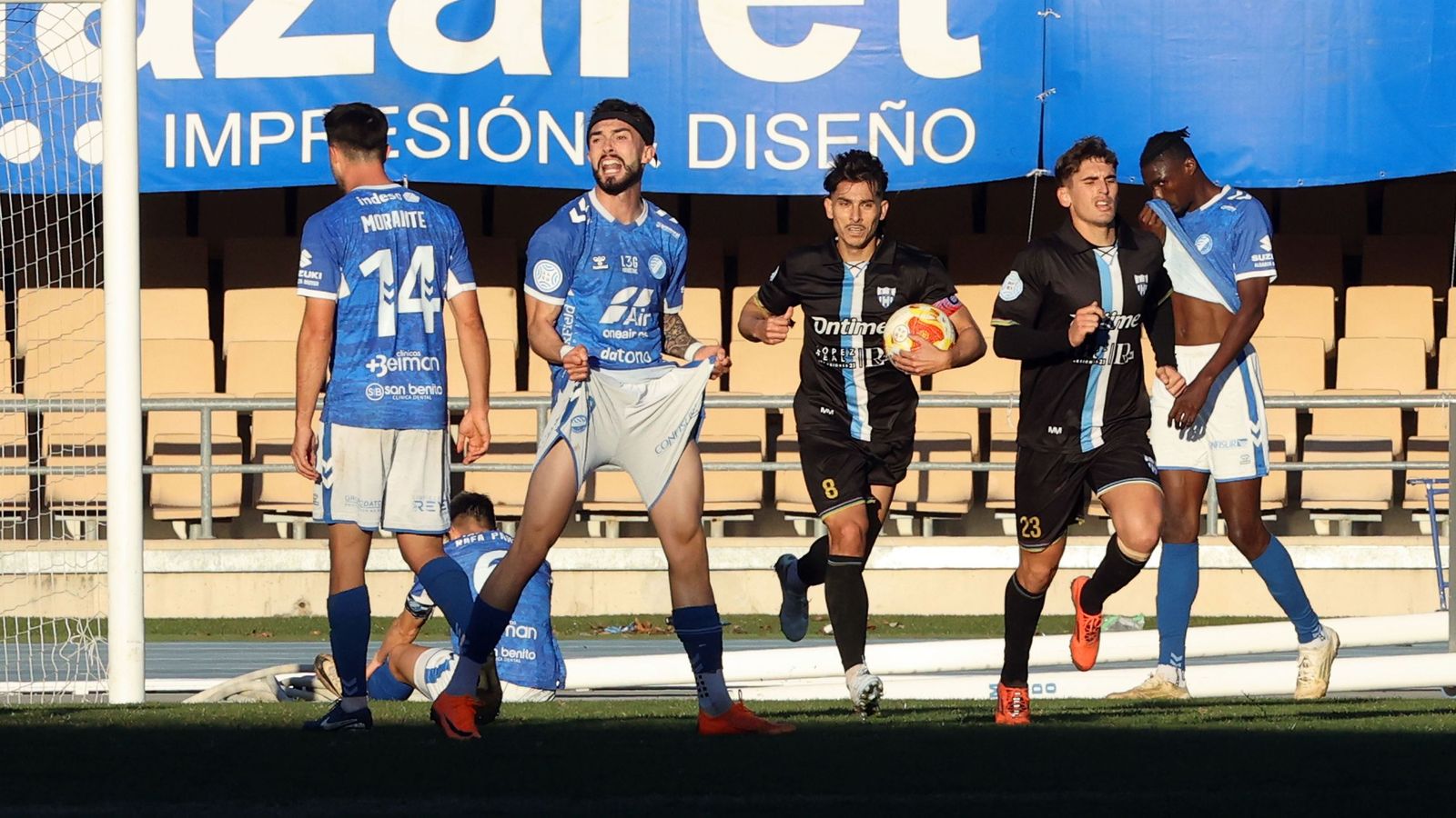 Imágenes del Xerez DFC contra La Unión Atlético en Chapín