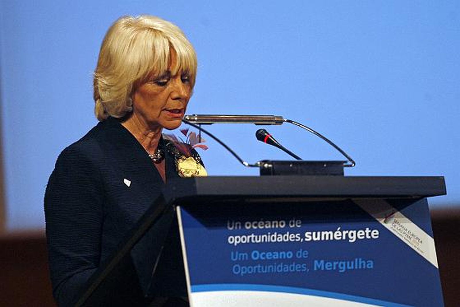 El acto de inauguración del Congreso Iberoamericano de Jóvenes Empresarios ha estado presidido por el Príncipe de Asturias, acompañado por la Ministra de Igualdad y la alcaldesa de Cádiz, entre otros

Foto: Joaquin Pino