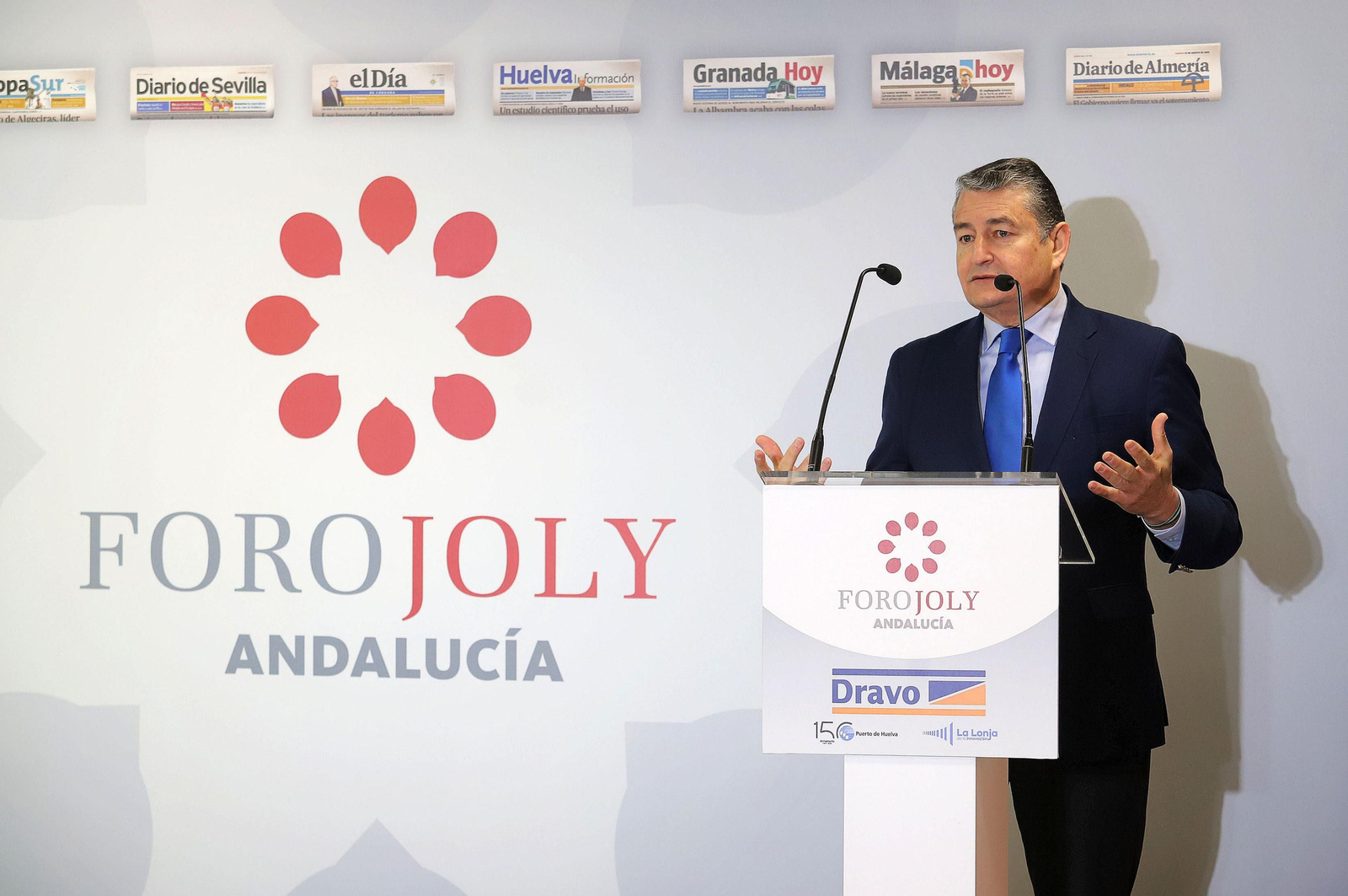 Imágenes del desayuno-coloquio con Antonio Sanz en el Foro Joly Andalucía celebrado en la Lonja de la Innovación del Puerto de Huelva