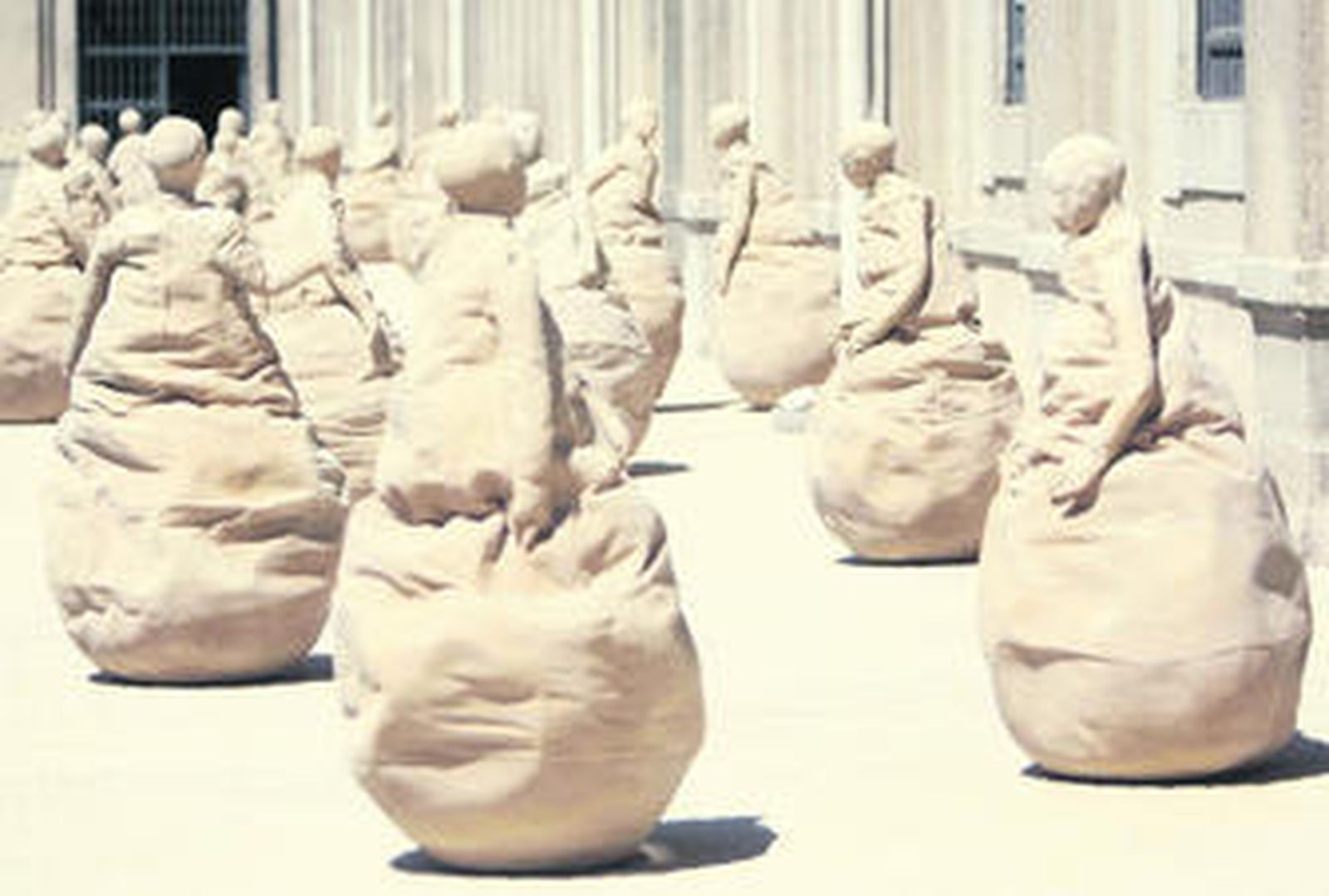 Imagen de la exposición que se puede ver el museo Reina Sofía de Madrid sobre Juan Muñoz.