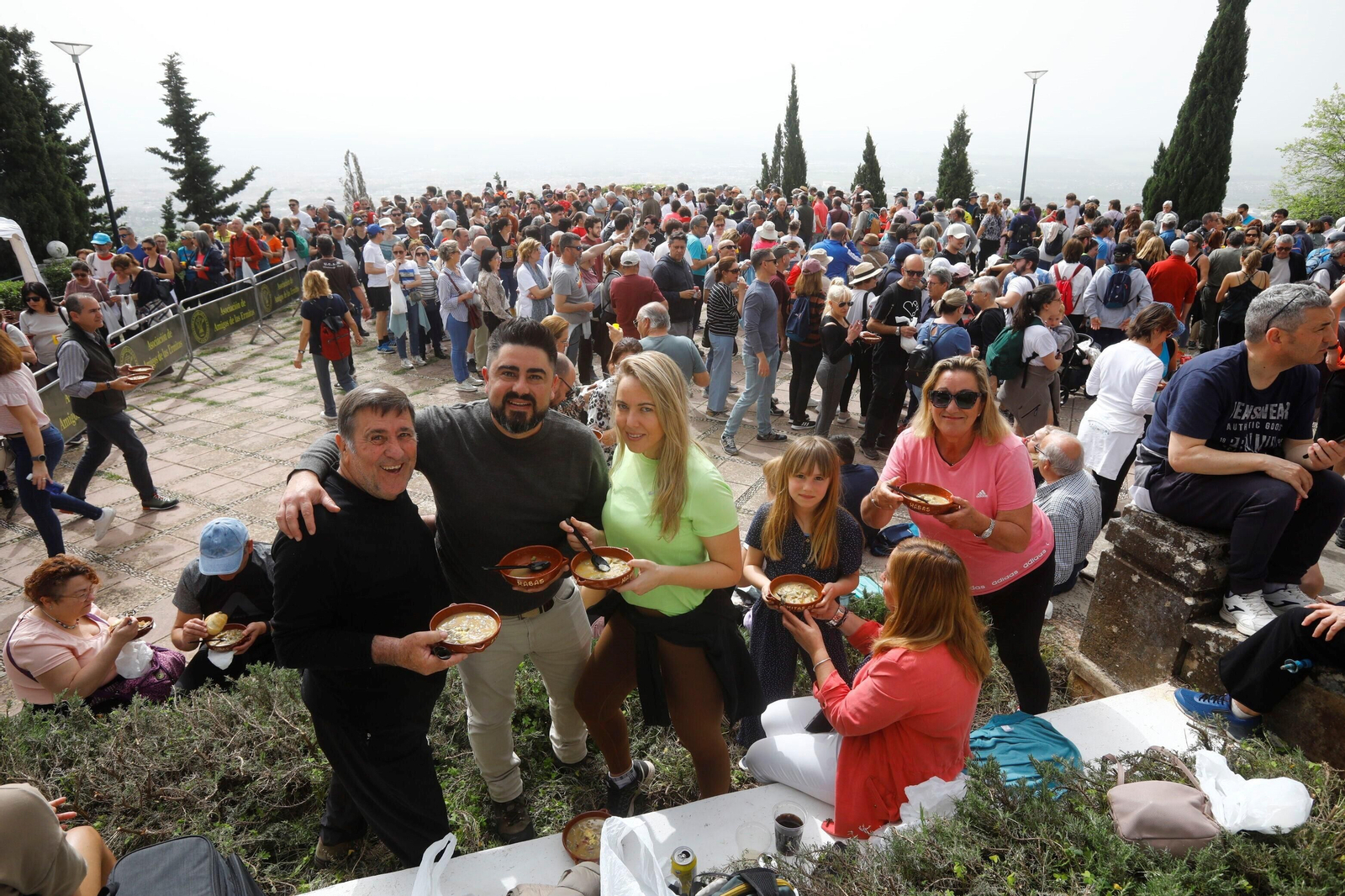 Las mejores imágenes de las tradicionales Habas en las Ermitas de Córdoba
