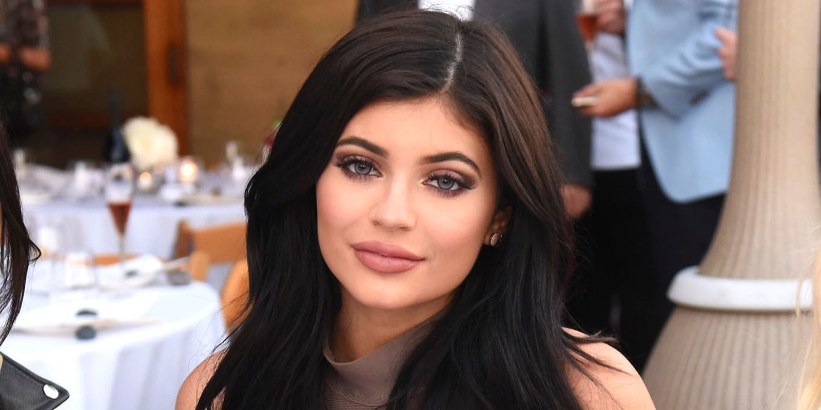 A sus 19 años Kylie Jenner, la hermana pequeña de Kim Kardashian, ya se ha realizado varios retoques estéticos que muestra continuamente a través de sus redes sociales.